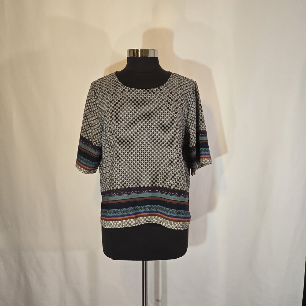 Forever‎ 21 Women's Large Multicolor Geometric Boho Top Short Sleeve Lightweight - Picture 5 of 5